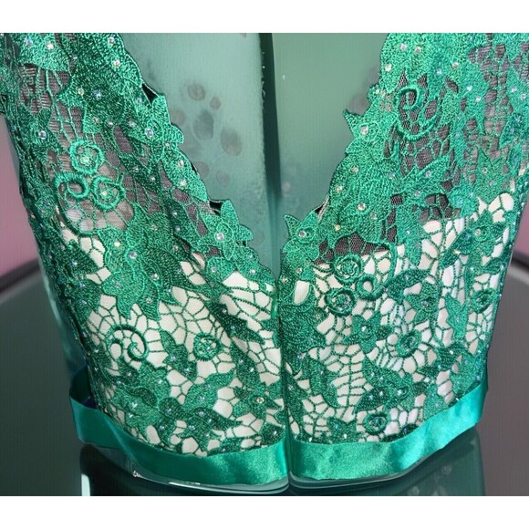 Glow By Colors Formal Bridal/Prom Floor Length Gown Sleeveless Lace Top 16 - Picture 11 of 13